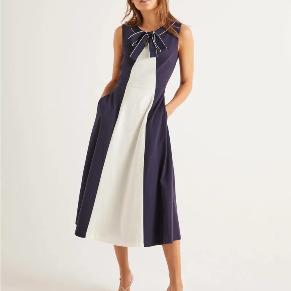 Elegant Navy and White Sleeveless Dress